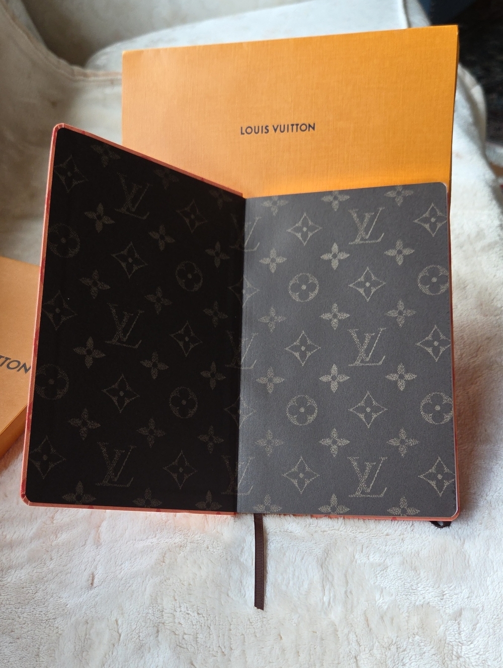 Louis Vuitton Pink Monogram Notebook with Dark Brown Elastic - Picture 3 of 7